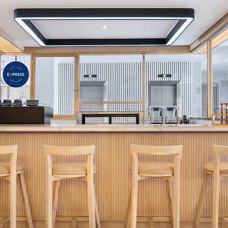 Holiday Inn Express Bali Sunset Road By Ihg Kuta  Exterior photo