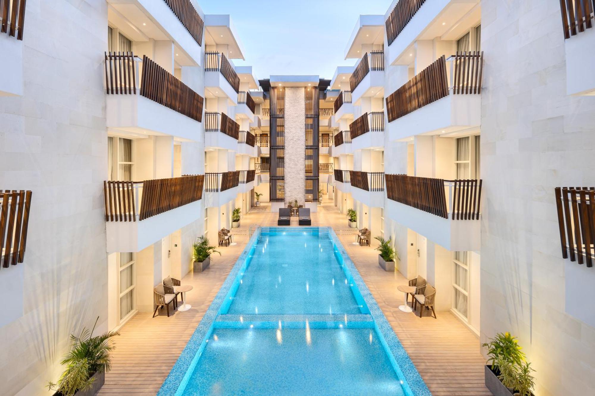 Holiday Inn Express Bali Sunset Road By Ihg Kuta  Exterior photo