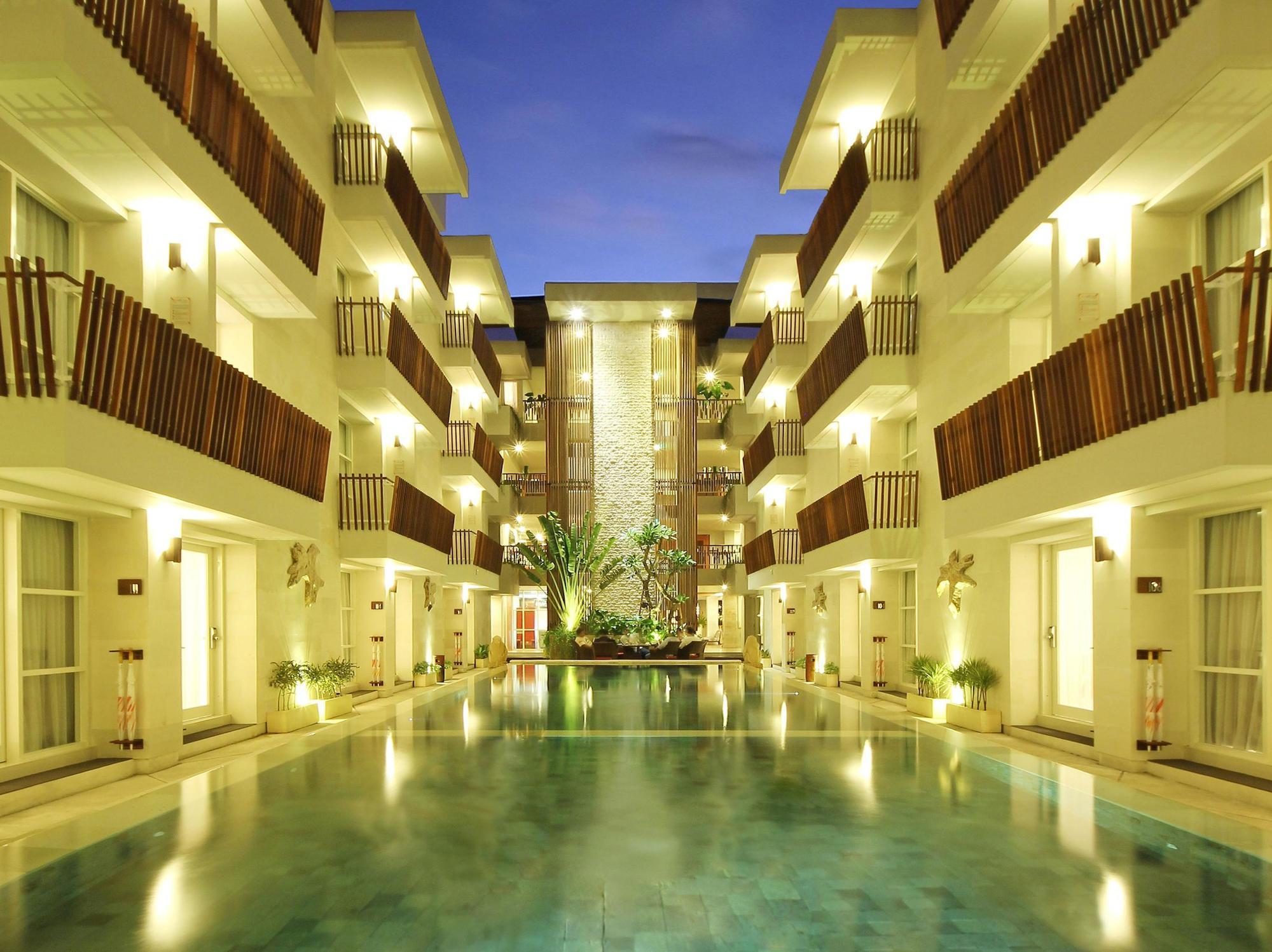 Holiday Inn Express Bali Sunset Road By Ihg Kuta  Exterior photo