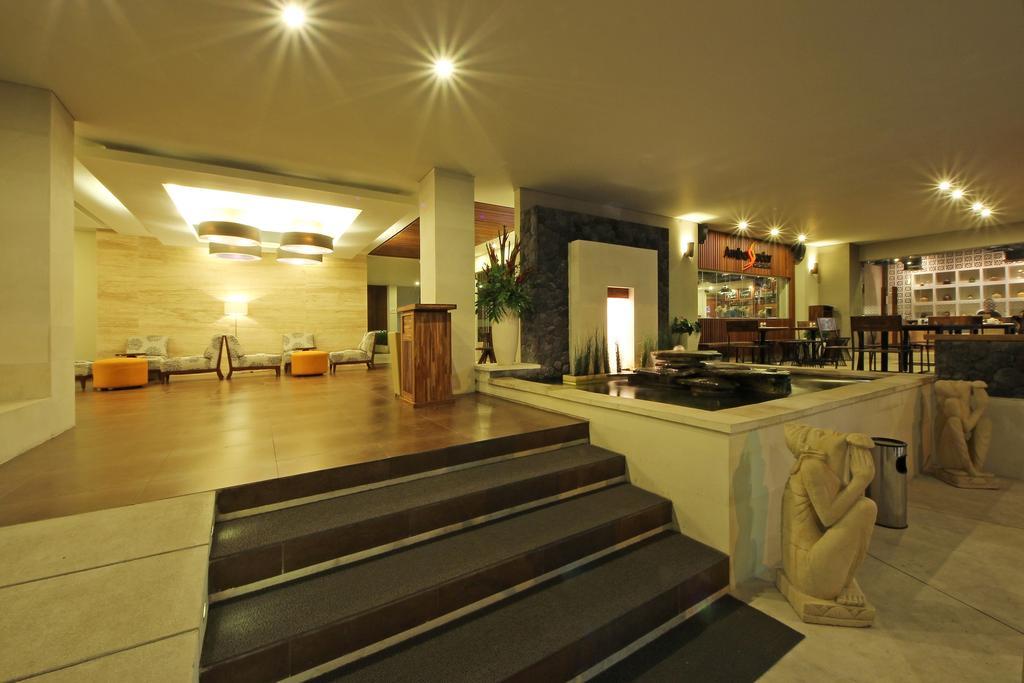 Holiday Inn Express Bali Sunset Road By Ihg Kuta  Exterior photo