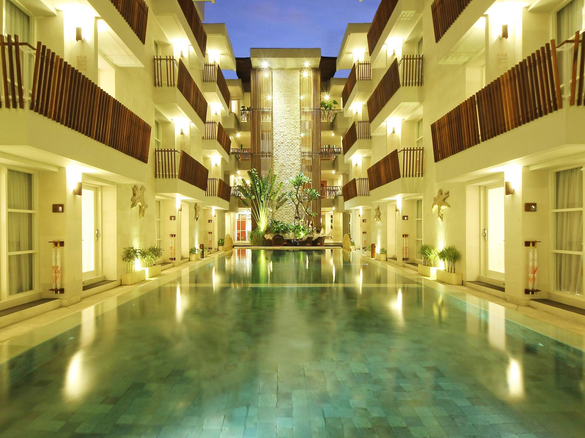 Holiday Inn Express Bali Sunset Road By Ihg Kuta  Exterior photo