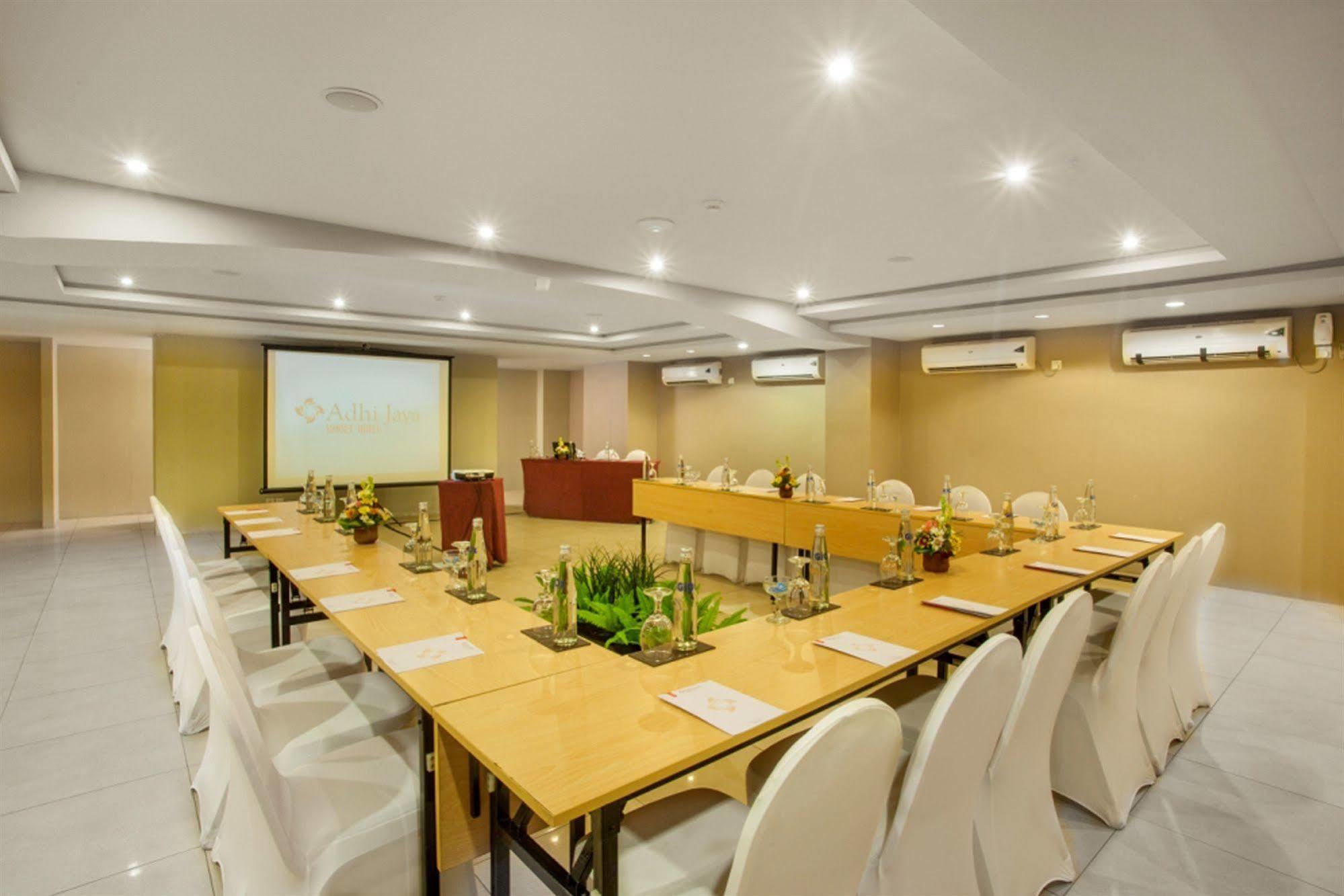 Holiday Inn Express Bali Sunset Road By Ihg Kuta  Exterior photo